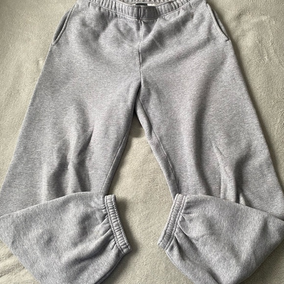 Aritzia Pants - Aritzia mega sweatpants